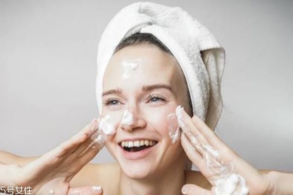 無泡沫洗面奶哪款好 溫和無泡沫洗面奶推薦 無泡沫洗面奶哪款好 溫和無泡沫洗面奶推薦