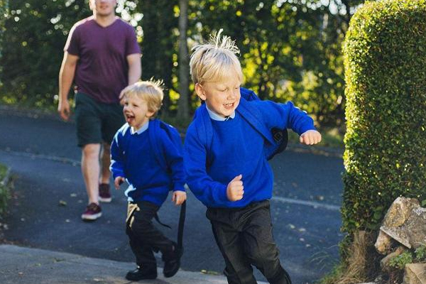 接孩子放學注意事項 家長要避免3件事 接孩子放學注意事項 家長要避免3件事