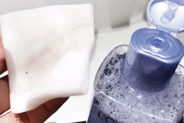 歐萊雅卸妝水有酒精嗎 官方稱無(wú)酒精 歐萊雅卸妝水有酒精嗎 官方稱無(wú)酒精