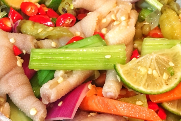 泡椒鳳爪有什么危害 主要是這些 泡椒鳳爪有什么危害 主要是這些