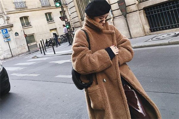 羊羔毛和羊剪絨的區(qū)別 羊羔毛更加珍貴 羊羔毛和羊剪絨的區(qū)別 羊羔毛更加珍貴