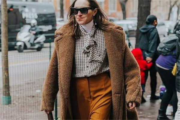 羊羔毛和羊剪絨的區(qū)別 羊羔毛更加珍貴 羊羔毛和羊剪絨的區(qū)別 羊羔毛更加珍貴