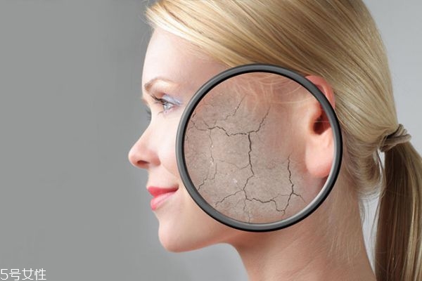 粉底液怎么涂好看 底妝搓泥怎么補(bǔ)救 粉底液怎么涂好看 底妝搓泥怎么補(bǔ)救