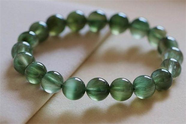 綠發(fā)晶的功效與作用 有助于招財 綠發(fā)晶的功效與作用 有助于招財