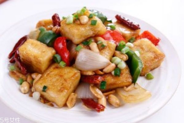 凍豆腐怎么做好吃 教你4種凍豆腐的吃法 凍豆腐怎么做好吃 教你4種凍豆腐的吃法