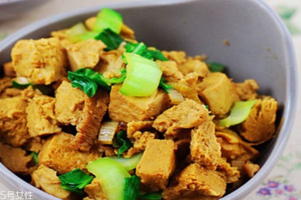 凍豆腐怎么做好吃 教你4種凍豆腐的吃法 凍豆腐怎么做好吃 教你4種凍豆腐的吃法