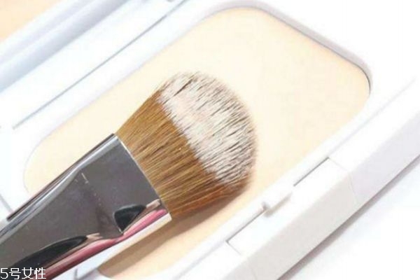 毛戈平粉底膏怎么使用 毛戈平粉底膏色號(hào)選擇 毛戈平粉底膏怎么使用 毛戈平粉底膏色號(hào)選擇