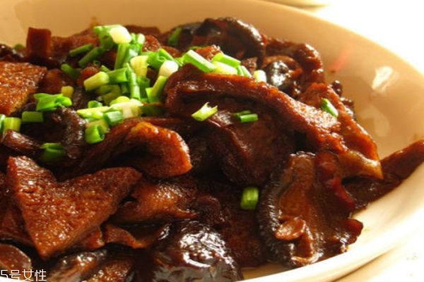 凍豆腐是老豆腐凍的嗎 凍豆腐的功效 凍豆腐是老豆腐凍的嗎 凍豆腐的功效