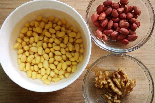 豆?jié){為什么一定要燒開 生豆?jié){有毒 豆?jié){為什么一定要燒開 生豆?jié){有毒