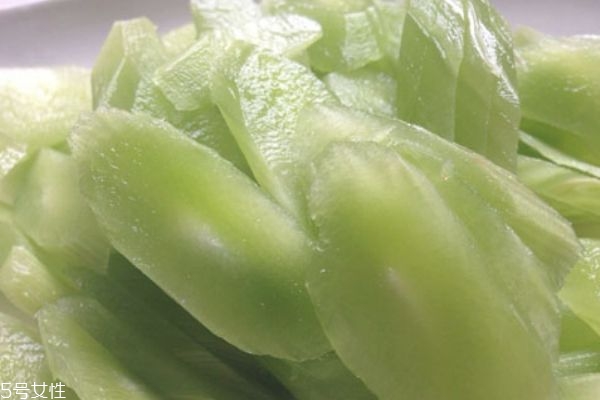 萵苣怎么做才脆 萵筍怎么去皮好 萵苣怎么做才脆 萵筍怎么去皮好