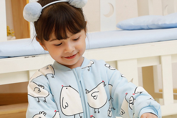 嬰兒睡覺抽搐是怎么回事怎么辦 嬰兒睡覺抽搐是怎么回事怎么辦