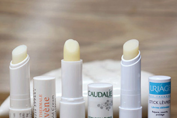 冬季應(yīng)該怎樣選擇潤唇膏?需要注意事項(xiàng) 冬季應(yīng)該怎樣選擇潤唇膏?需要注意事項(xiàng)