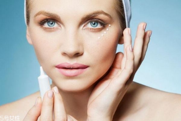 女生什么時(shí)候開始用眼霜最好 不同年齡段的眼霜不一樣