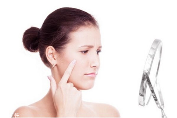 女生什么時(shí)候開始用眼霜最好 不同年齡段的眼霜不一樣