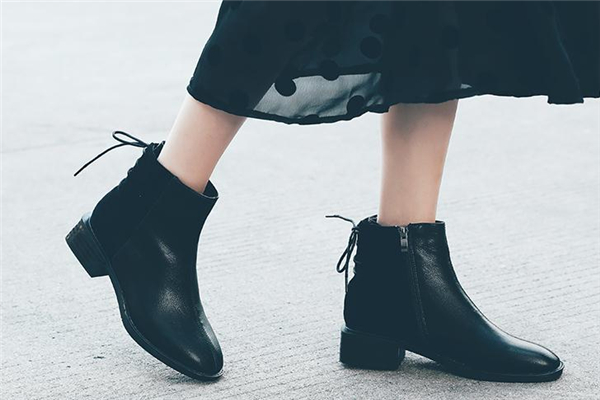 靴子可以改色嗎 注意上色均勻 靴子可以改色嗎 注意上色均勻