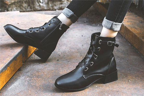 靴子后跟磨腳怎么辦 濕毛巾來解決 靴子后跟磨腳怎么辦 濕毛巾來解決