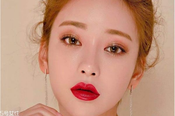 韓式暖冬妝容教程 含蓄煙熏眼妝教程 韓式暖冬妝容教程 含蓄煙熏眼妝教程