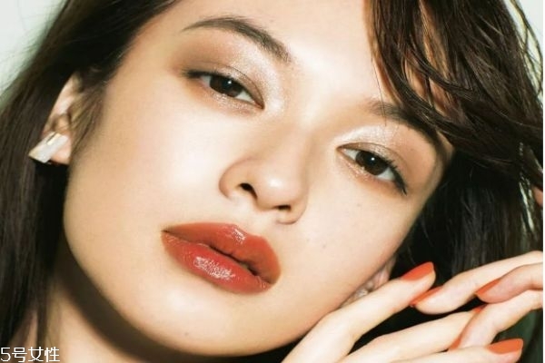 日系妝容需要什么 秋冬高級感十足的日系妝容 日系妝容需要什么 秋冬高級感十足的日系妝容