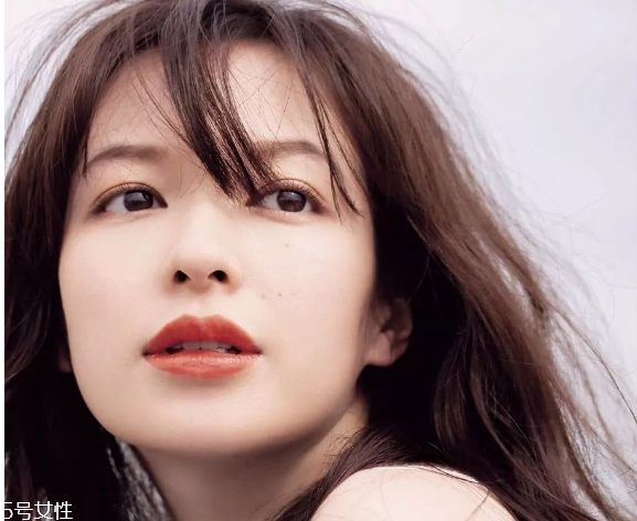 日系妝容需要什么 秋冬高級感十足的日系妝容 日系妝容需要什么 秋冬高級感十足的日系妝容
