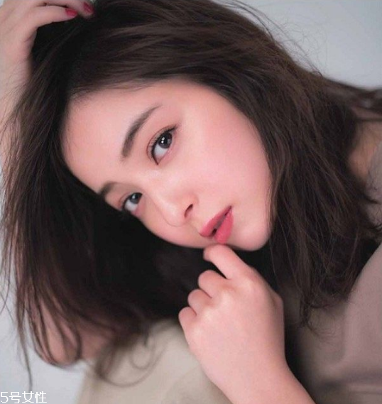 日系妝容需要什么 秋冬高級感十足的日系妝容 日系妝容需要什么 秋冬高級感十足的日系妝容