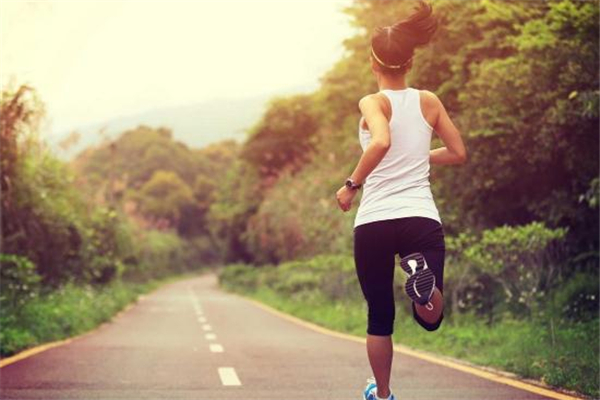 跑馬拉松怎么呼吸 要注意節(jié)奏 跑馬拉松怎么呼吸 要注意節(jié)奏