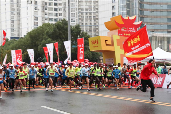 跑馬拉松怎么呼吸 要注意節(jié)奏 跑馬拉松怎么呼吸 要注意節(jié)奏