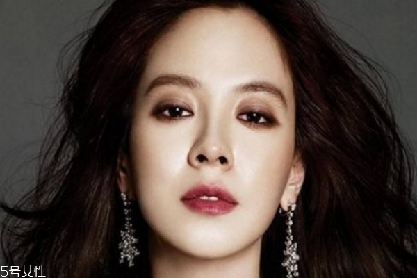 韓式妝容畫(huà)法 韓式甜美日常妝的畫(huà)法教程 韓式妝容畫(huà)法 韓式甜美日常妝的畫(huà)法教程