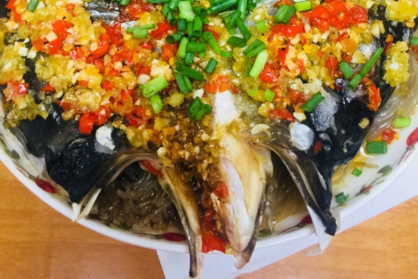 剁椒魚(yú)頭要放油嗎 最后澆熱油 剁椒魚(yú)頭要放油嗎 最后澆熱油
