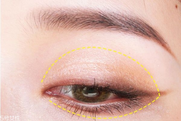 高俊熙妝容教程 韓式眼妝的畫(huà)法步驟 高俊熙妝容教程 韓式眼妝的畫(huà)法步驟