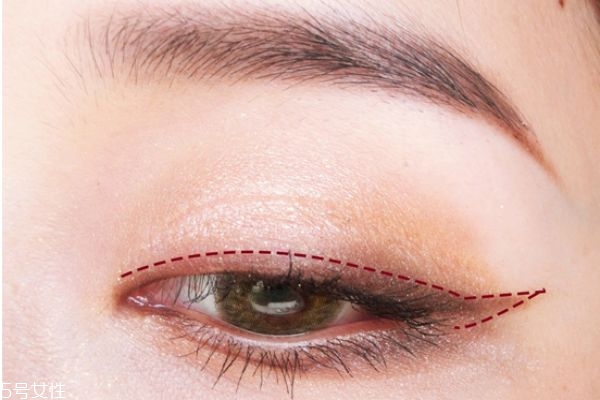 高俊熙妝容教程 韓式眼妝的畫(huà)法步驟 高俊熙妝容教程 韓式眼妝的畫(huà)法步驟