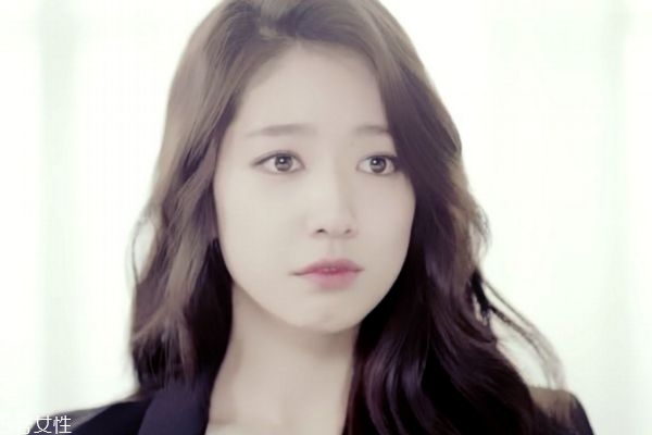 韓劇女主角妝容畫(huà)法 韓式臥蠶眼妝畫(huà)法教程 韓劇女主角妝容畫(huà)法 韓式臥蠶眼妝畫(huà)法教程