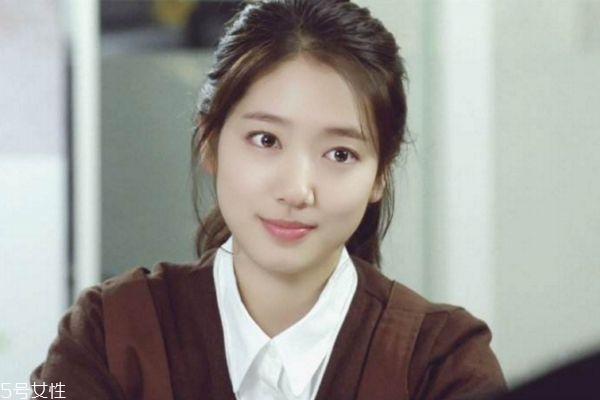 韓劇女主角妝容畫(huà)法 韓式臥蠶眼妝畫(huà)法教程 韓劇女主角妝容畫(huà)法 韓式臥蠶眼妝畫(huà)法教程