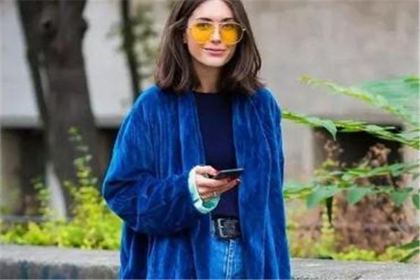 冬天穿什么顏色的衣服顯白 冬天也能豐富多彩 冬天穿什么顏色的衣服顯白 冬天也能豐富多彩