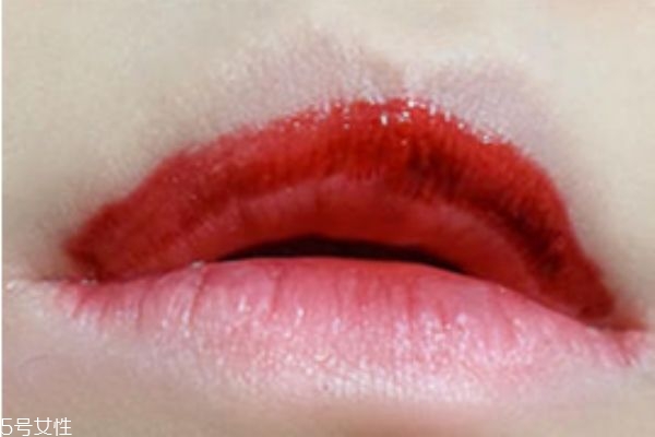 韓式咬唇妝的畫法 韓國(guó)少女妝容 韓式咬唇妝的畫法 韓國(guó)少女妝容