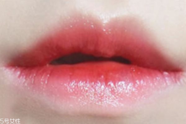 韓式咬唇妝的畫法 韓國(guó)少女妝容 韓式咬唇妝的畫法 韓國(guó)少女妝容