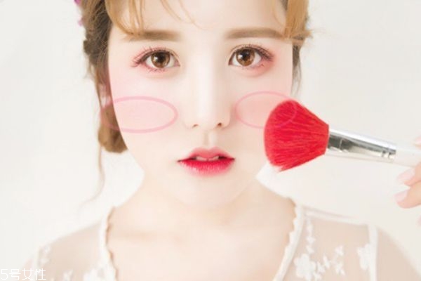 韓式咬唇妝的畫法 韓國(guó)少女妝容 韓式咬唇妝的畫法 韓國(guó)少女妝容