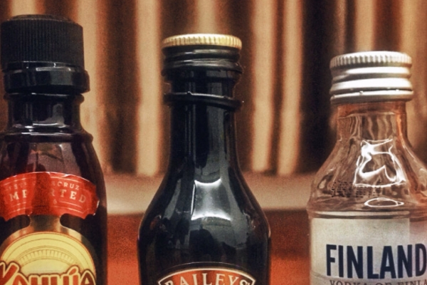 雞尾酒能和白酒混合嗎 可以這樣喝 雞尾酒能和白酒混合嗎 可以這樣喝