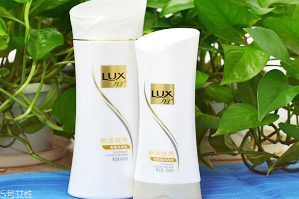 油性發(fā)質(zhì)能用護(hù)發(fā)素嗎 可以用的 油性發(fā)質(zhì)能用護(hù)發(fā)素嗎 可以用的