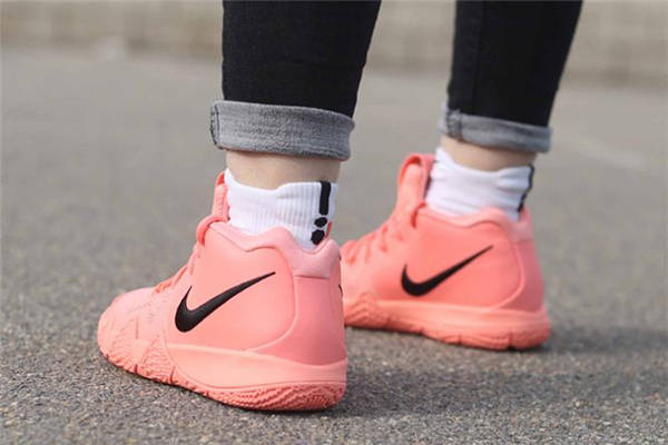 訓練鞋和跑步鞋的區(qū)別 有很大不同