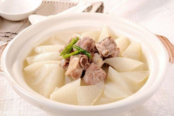 冬天喝什么湯滋潤 適合冬季喝的養(yǎng)生湯 冬天喝什么湯滋潤 適合冬季喝的養(yǎng)生湯