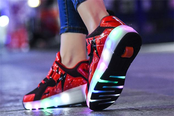 暴走鞋單輪好還是雙輪好 單輪更加靈活 暴走鞋單輪好還是雙輪好 單輪更加靈活