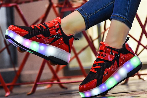 暴走鞋單輪好還是雙輪好 單輪更加靈活 暴走鞋單輪好還是雙輪好 單輪更加靈活