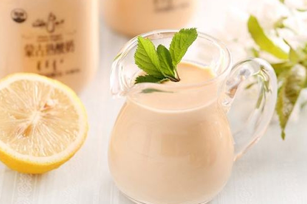 熟酸奶和普通酸奶區(qū)別 維生素沒(méi)有后者多 熟酸奶和普通酸奶區(qū)別 維生素沒(méi)有后者多