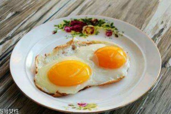 荷包蛋和水煮蛋哪個更有營養(yǎng) 水煮蛋營養(yǎng)價值更高 荷包蛋和水煮蛋哪個更有營養(yǎng) 水煮蛋營養(yǎng)價值更高