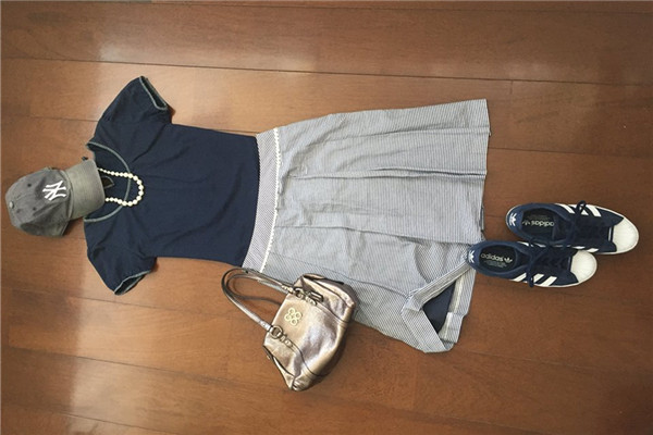 女休閑鞋怎么搭配 休閑鞋的穿搭技巧 女休閑鞋怎么搭配 休閑鞋的穿搭技巧