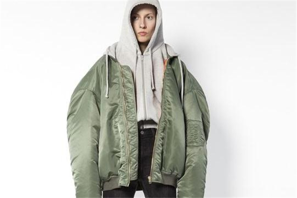 飛行夾克冬天能穿嗎 厚度合適就行 飛行夾克冬天能穿嗎 厚度合適就行