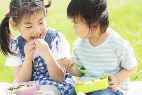 如何提高寶寶的情商 6大技巧必學(xué) 如何提高寶寶的情商 6大技巧必學(xué)