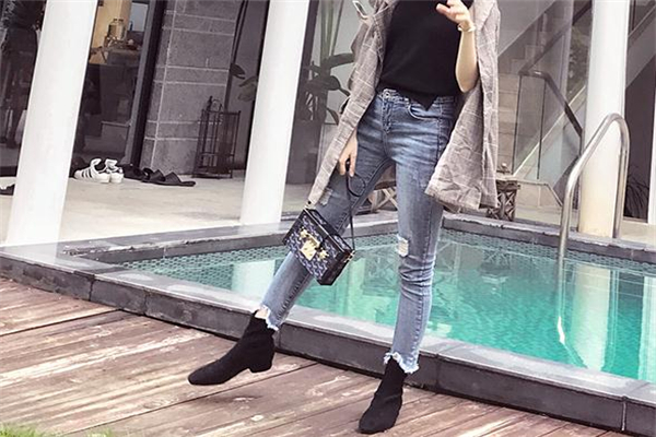 靴子羊皮好還是牛皮好 各有各的優(yōu)勢 靴子羊皮好還是牛皮好 各有各的優(yōu)勢