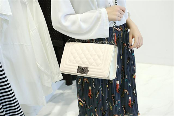 斜挎包帶子太長如何打結 方法非常簡單 斜挎包帶子太長如何打結 方法非常簡單