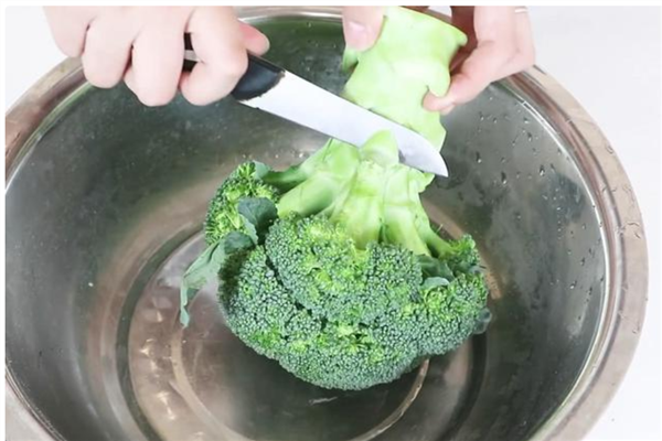 西蘭花里的蟲(chóng)子怎么辦 一招清洗蟲(chóng)卵全出來(lái) 西蘭花里的蟲(chóng)子怎么辦 一招清洗蟲(chóng)卵全出來(lái)